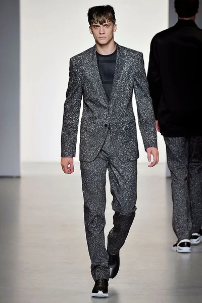 Look 30